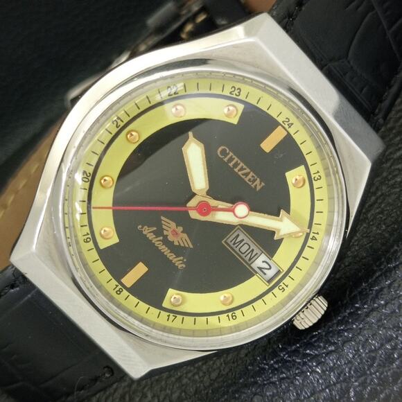 Vintage 1980 Citizen Automatic Mens Silver Watch W/daydate & Gold accents - Picture 1 of 9